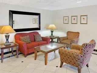 Hotel Days & By Wyndham Near Meade